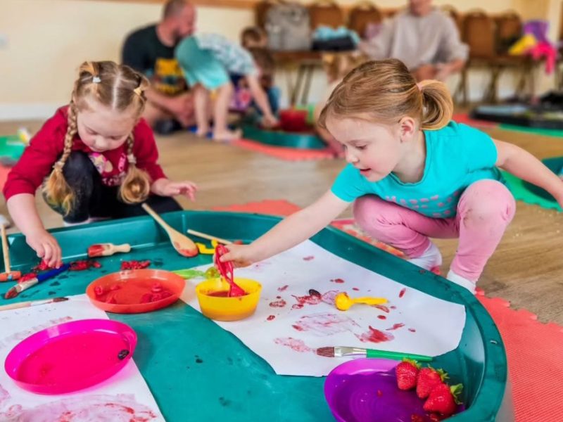 Mini-Mess-Makers-at-trebah-4.jpg