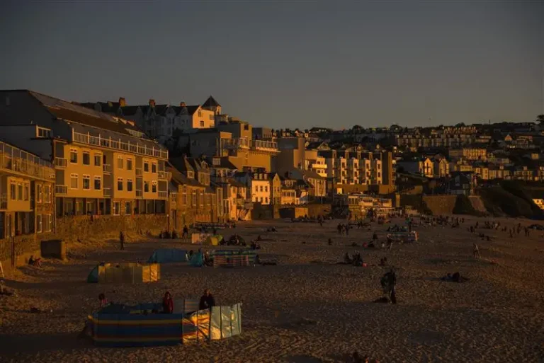 054 st ives sunset 1.width 840.format webp 768x513