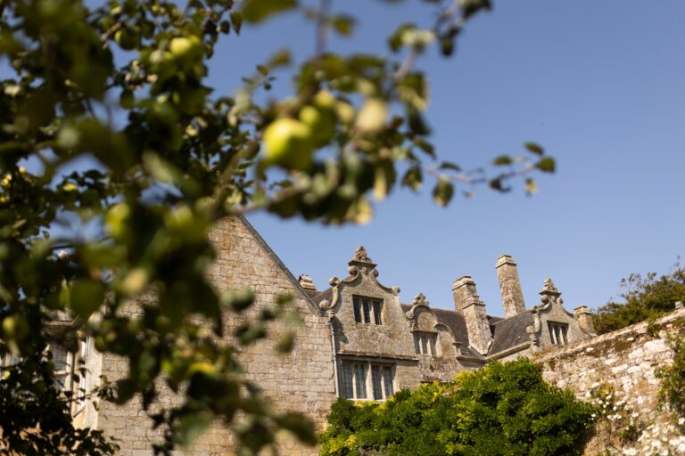 A view of the front of the house at Trerice 768x512