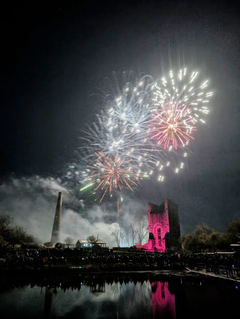 FIREWORKS 20251101 193924271.NIGHT  768x1020