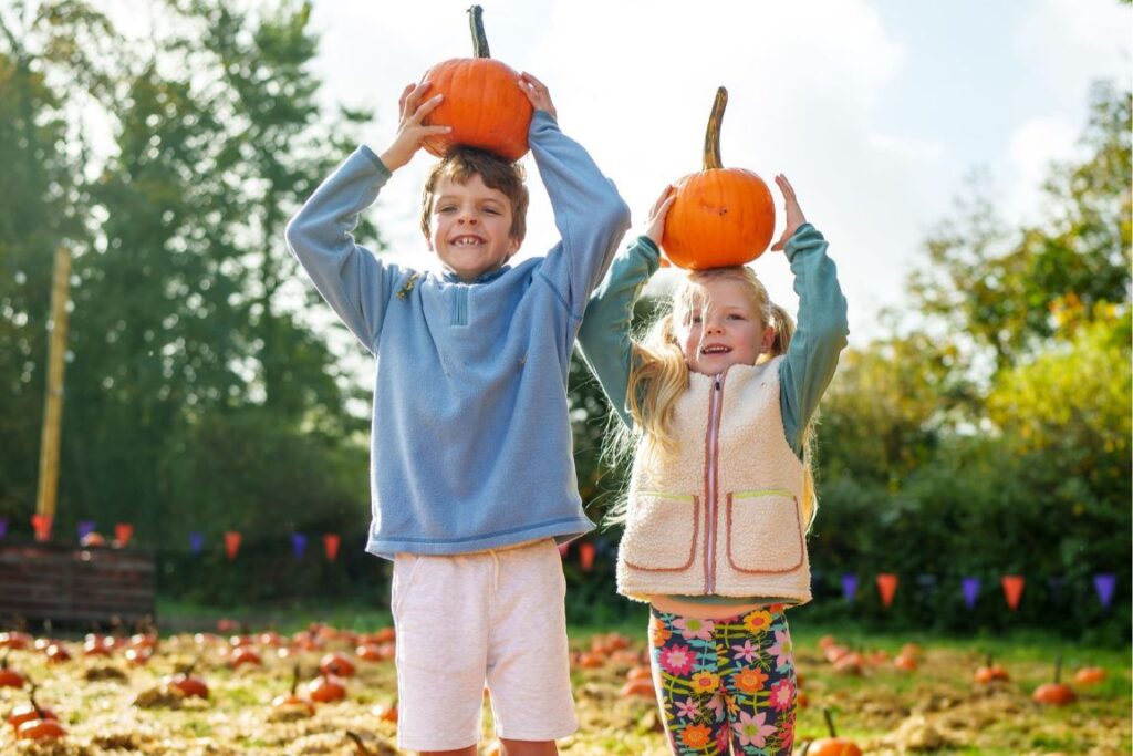 Children with pumpkin
